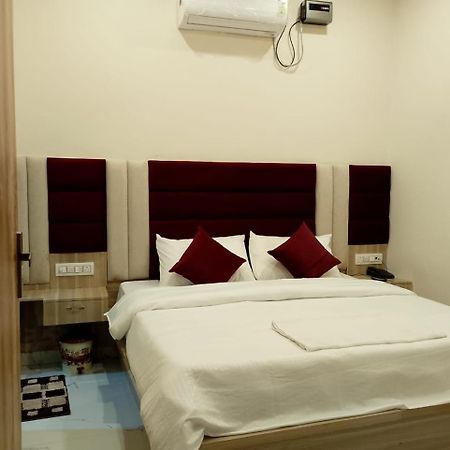 Hotel Lr Delite Inn Mathura Ngoại thất bức ảnh