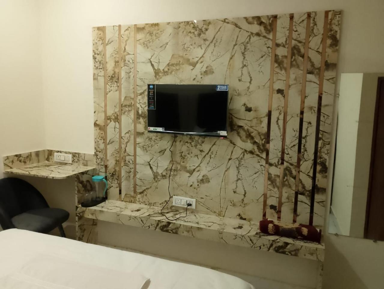 Hotel Lr Delite Inn Mathura Ngoại thất bức ảnh