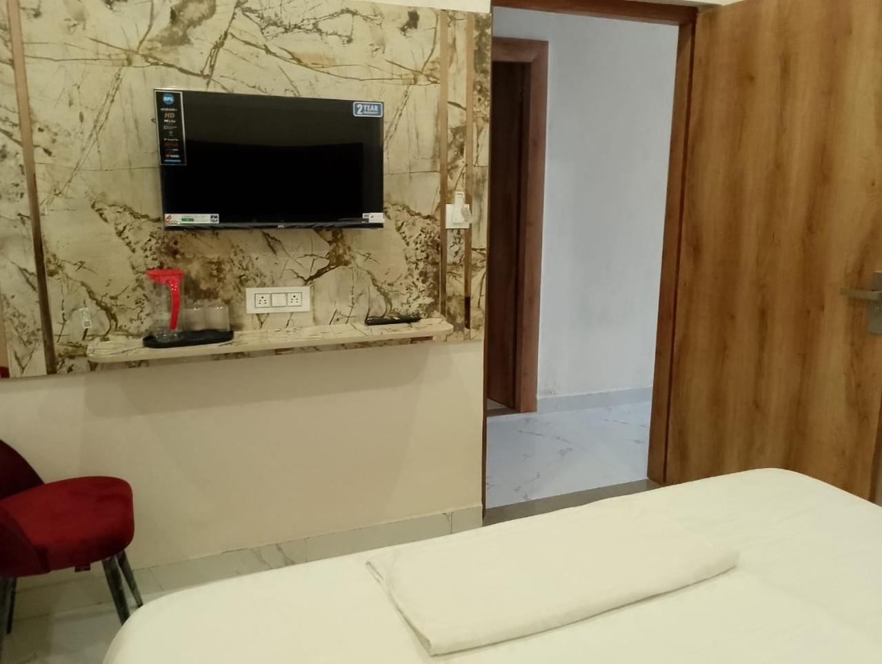 Hotel Lr Delite Inn Mathura Ngoại thất bức ảnh